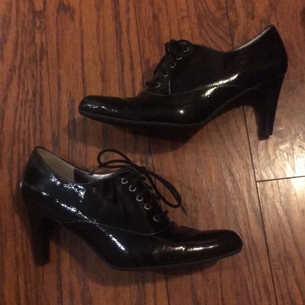 Ecco Bristol Tie Patent Pumps - Size 39/US 8